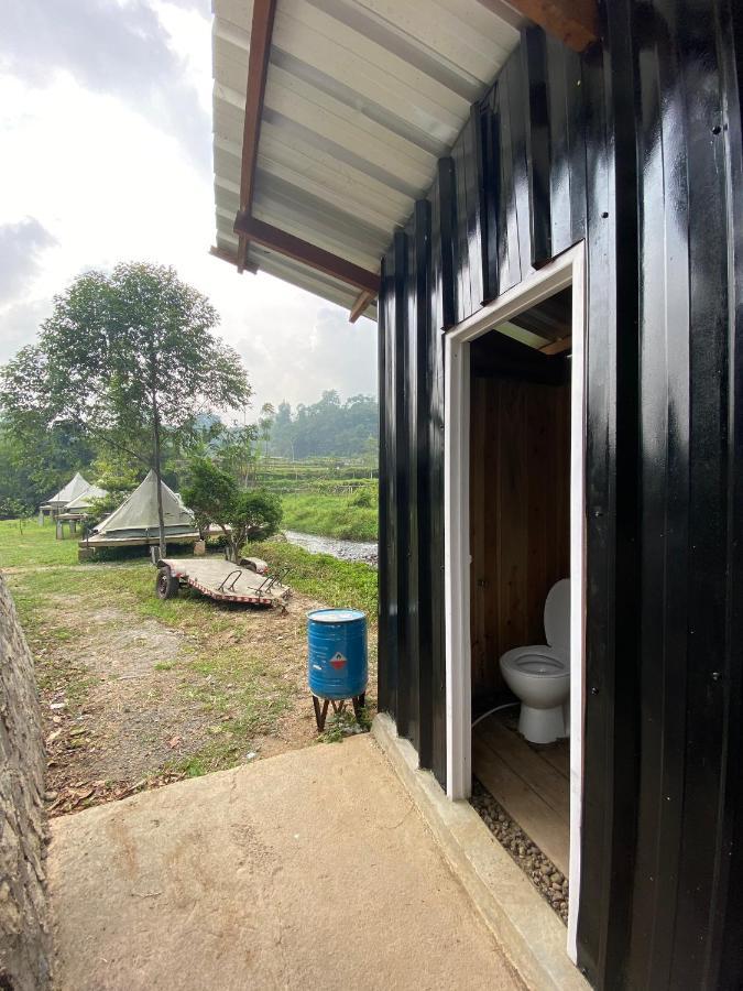 Shine River Ciwidey Exterior photo