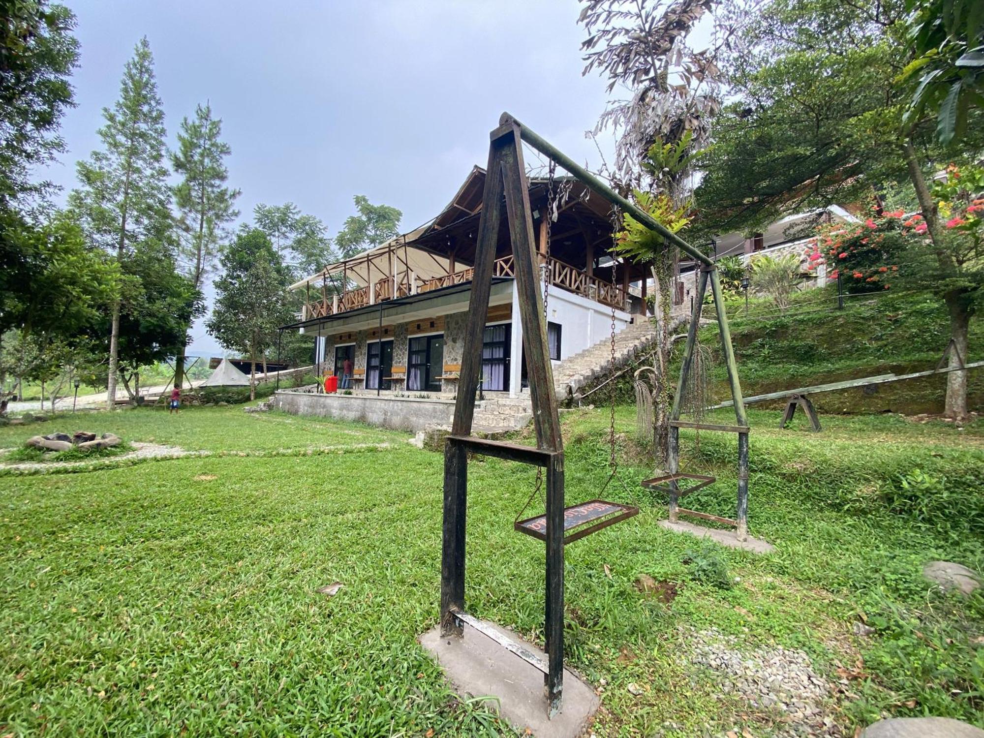 Shine River Ciwidey Exterior photo