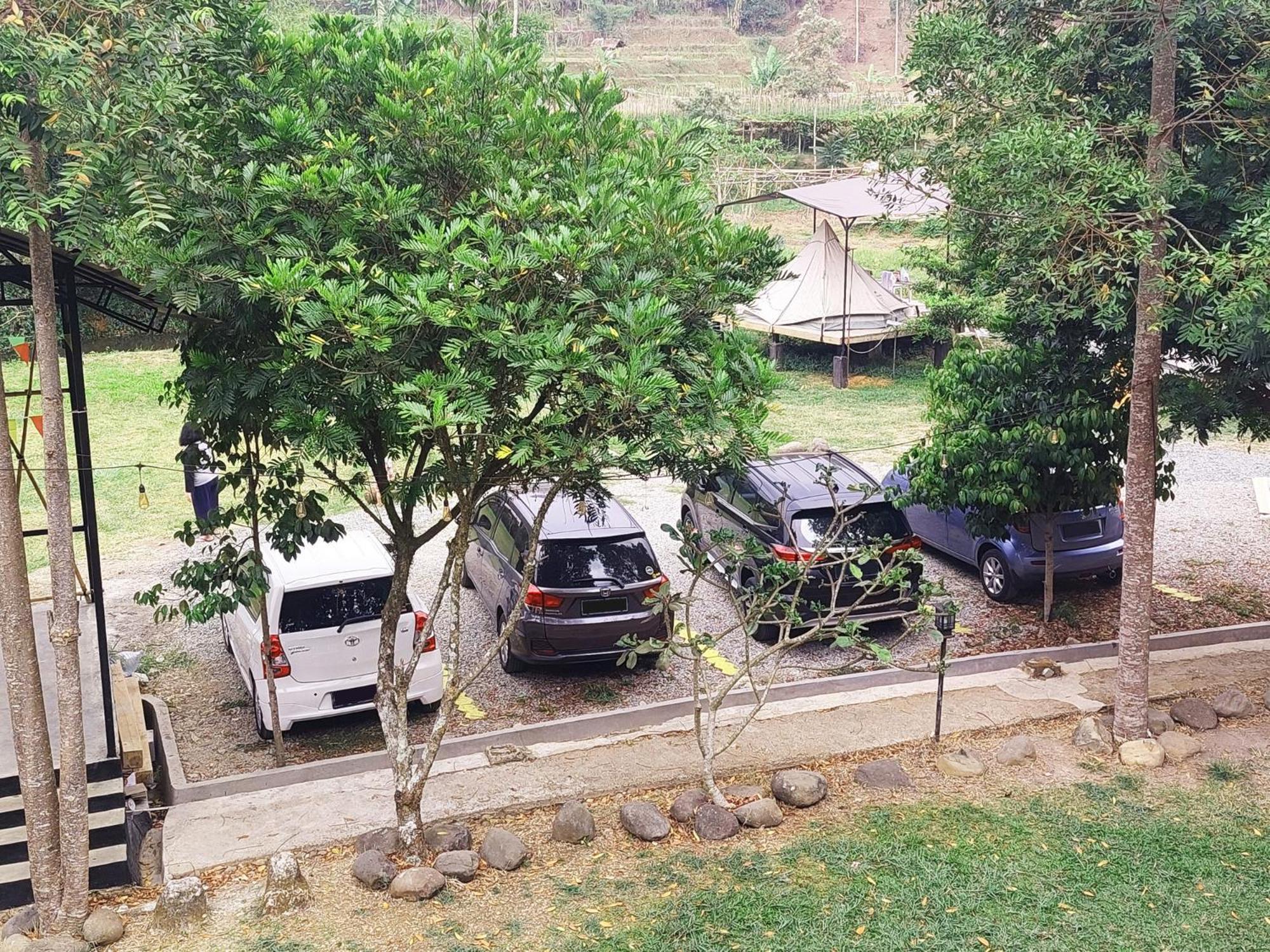 Shine River Ciwidey Exterior photo