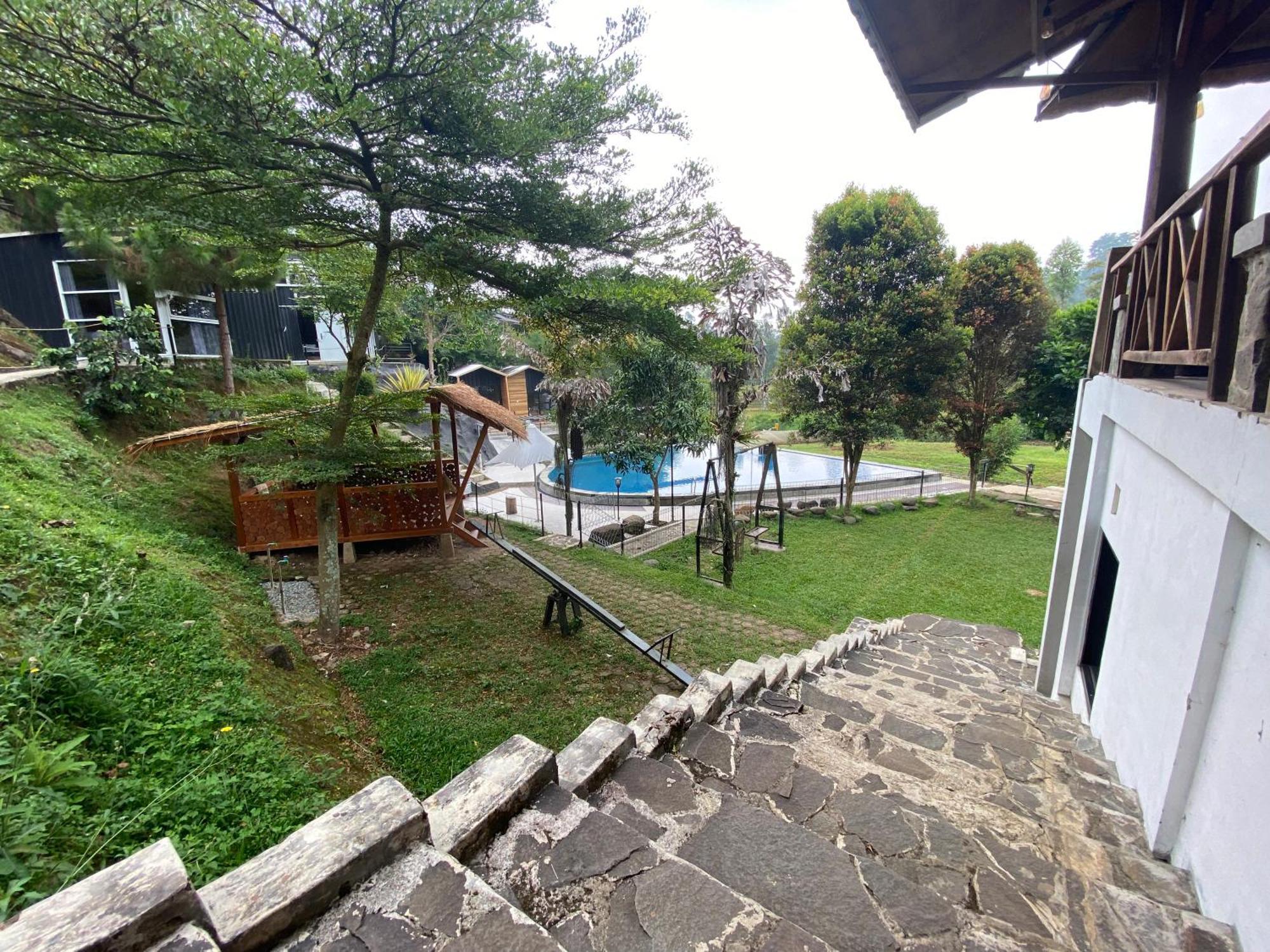 Shine River Ciwidey Exterior photo